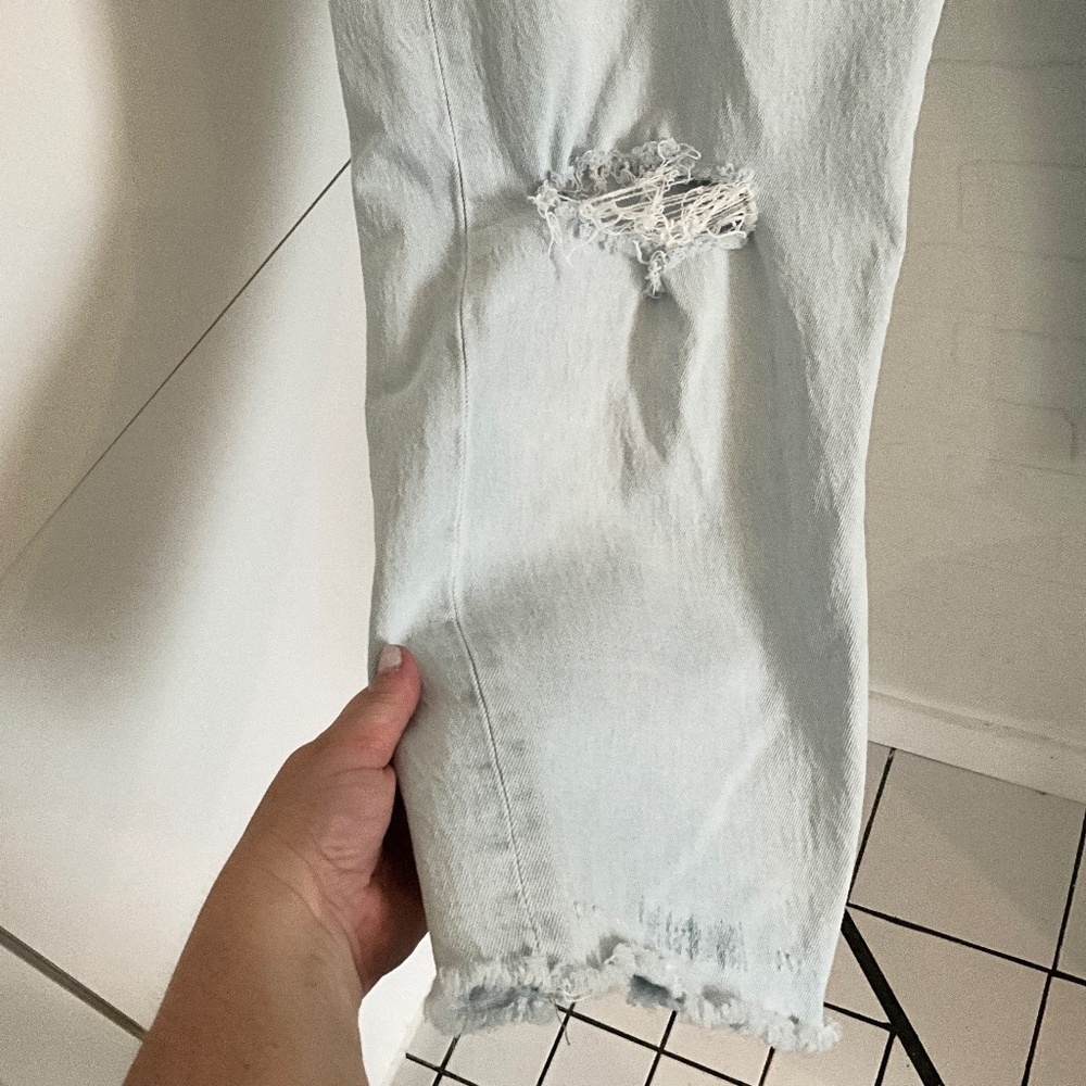 REVOLVE x Levi’s 501 Light wash High waist Relaxed fit Size 18W - Picture 10 of 16